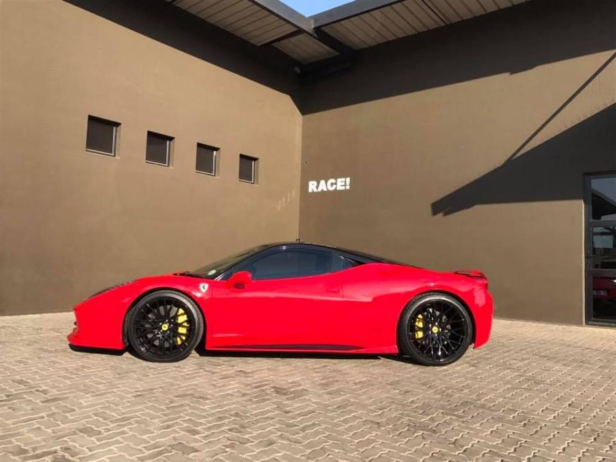  Ferrari 458 Speciale Red by RACE! 2017 года  (фото 4 из 11)